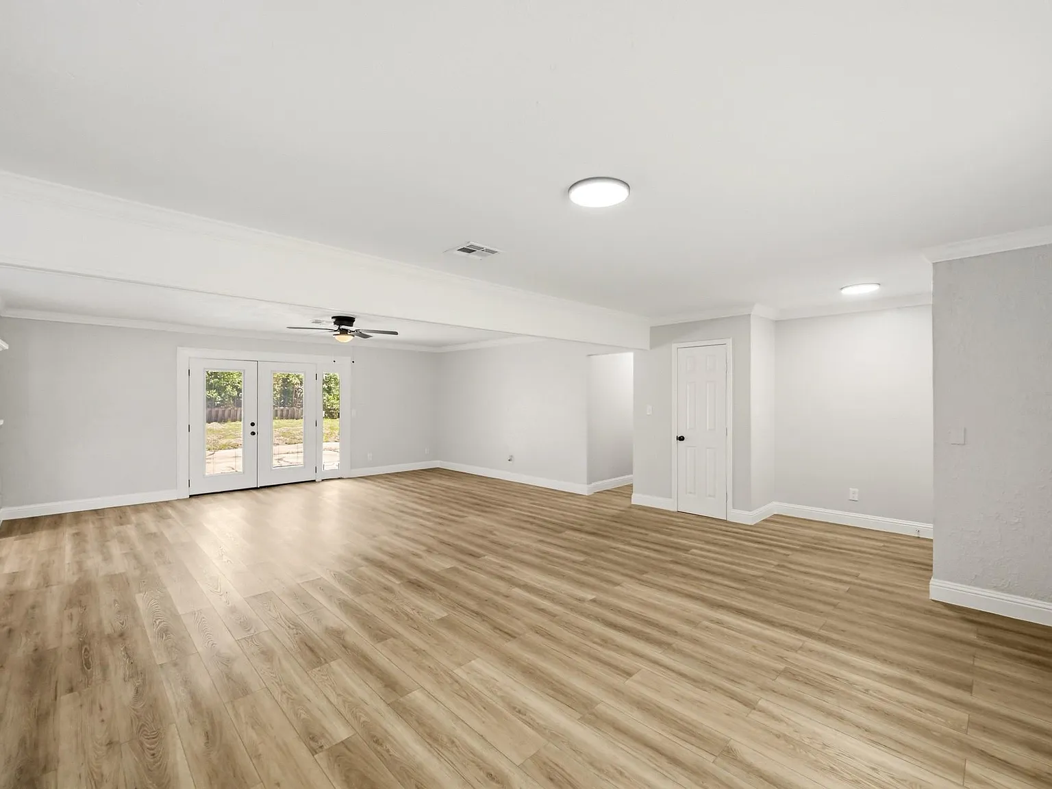 4 bed, 2.5 bath, 2277 sqft, $2,300 — Photo 4