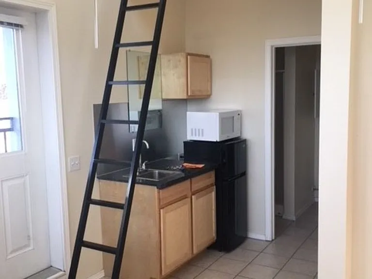 Affordable Studios on Cap Hill! — Photo 2