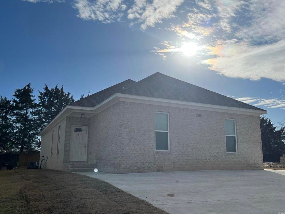 2nd image of 2265 Rosemary Dr