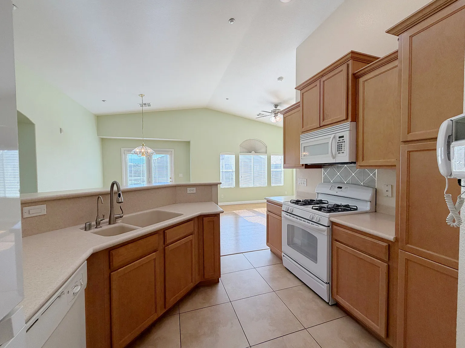 Aspen Rose St - 10024 - #101 - 101 — Photo 2