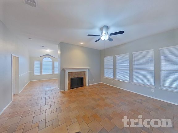 3rd image of 1801 Pecan View Dr