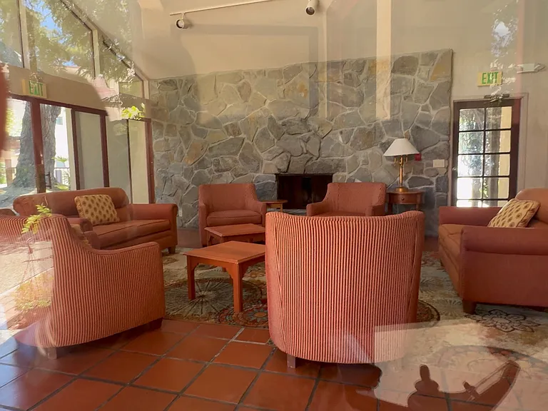 25912 Hayward Blvd — Photo 33