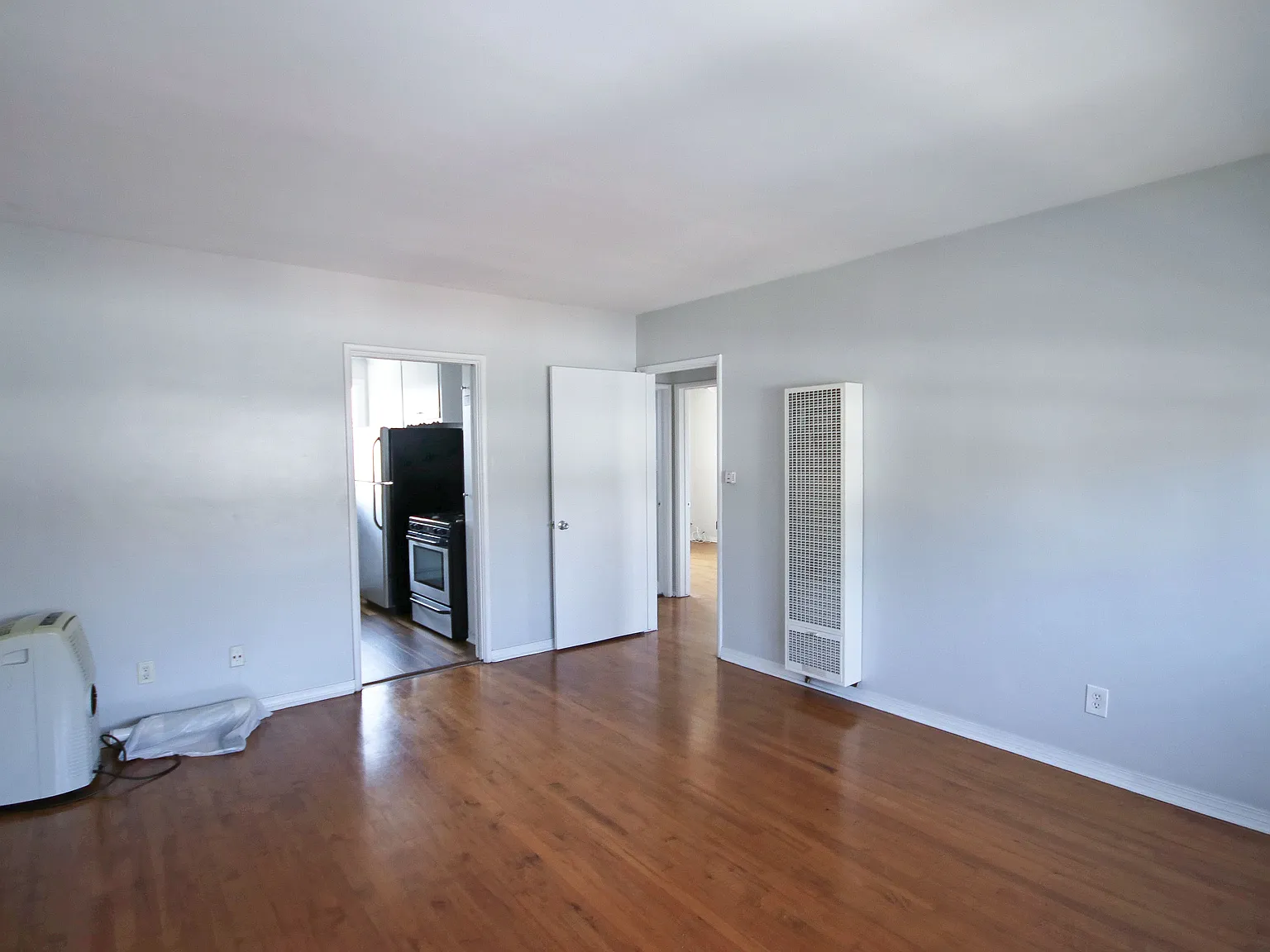 2 bed, 700 sqft, $2,450 — Photo 3