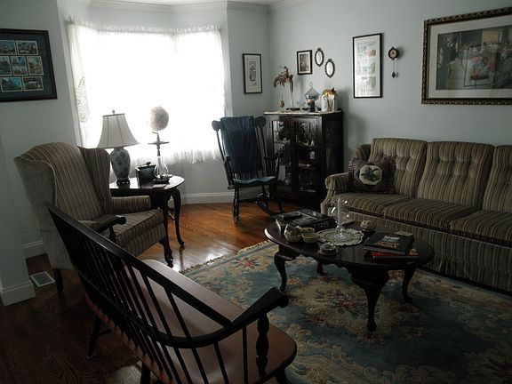 Formal Livingroom with bay window