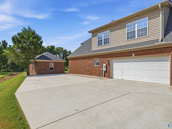 3rd image of 134 Bridge Arbor Ln