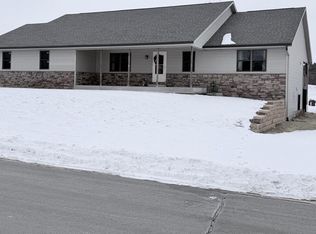 223 Clover LANE, Janesville, WI 53548