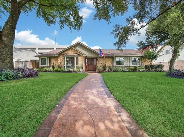 2415 Brookmere Dr, Houston, TX 77008