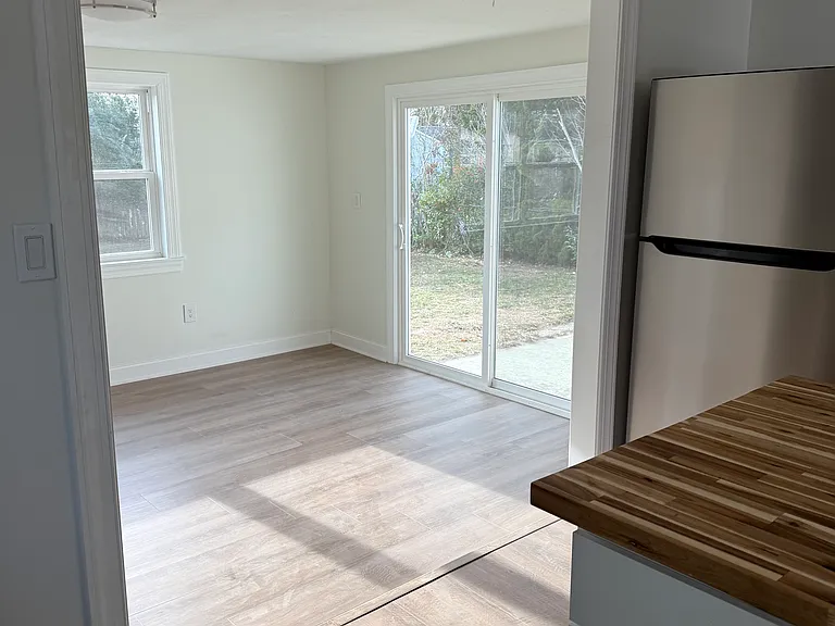 112 Oakdale Ave — Photo 3