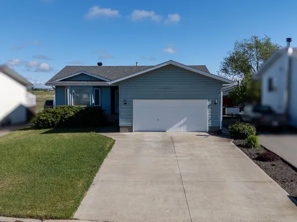 236 54th Ave E, Claresholm, AB T0L 0T0
