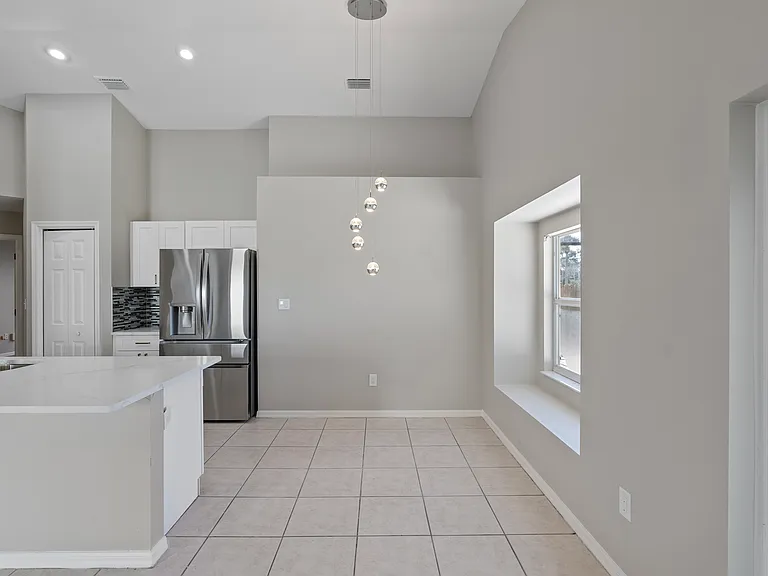1831 Erin Brooke Dr — Photo 2