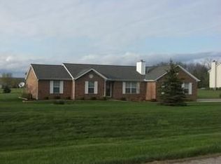 7052 Edenborough Ct NW, Lancaster, OH 43130