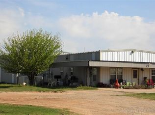 322 Southgate Garden St, Iowa park, TX 76367