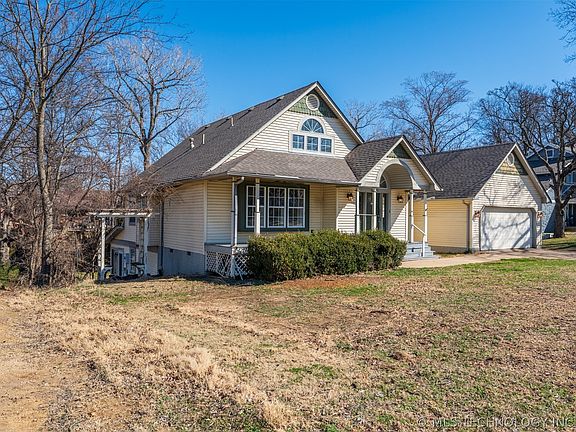 4th image of 18641 Woodbriar Ln