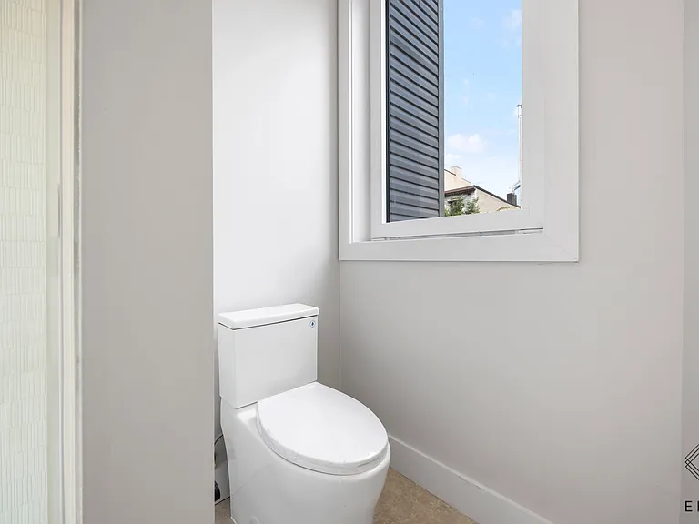 321 Eckford St #3 — Photo 13