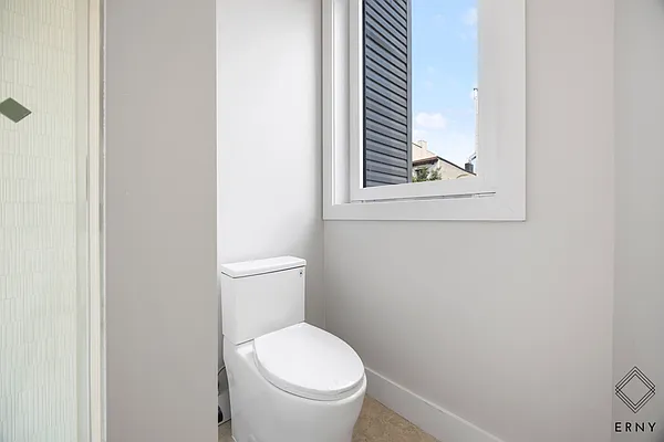 Bathroom, photo 4