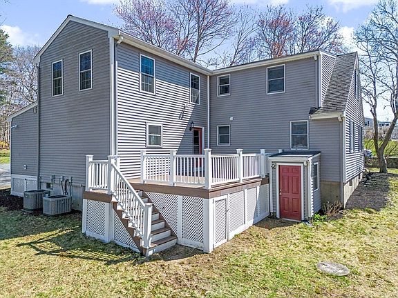 3rd image of 1 Phyllis Rd
