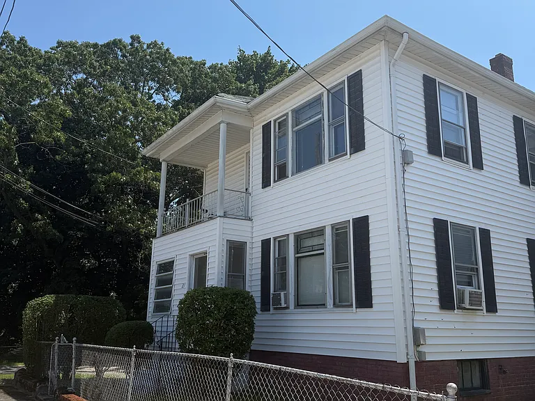 21 Richland Ave #2R — Photo 1