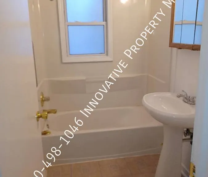 1309 Clancy Ave — Photo 10