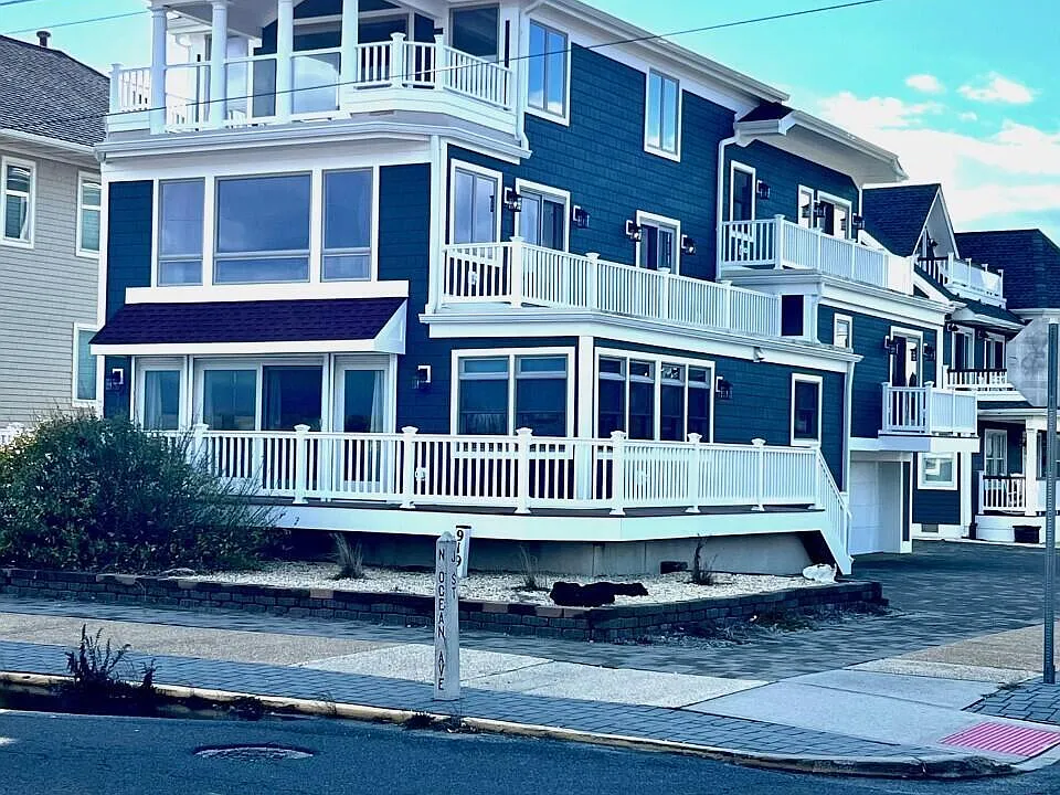 919 N Ocean Ave