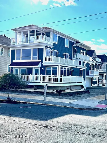 919 N Ocean Ave Photo 1