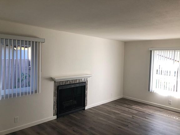 4th image of 1113 Canterford Cir