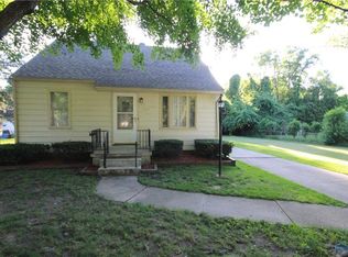 827 Sawyer Rd, Toledo, OH 43615