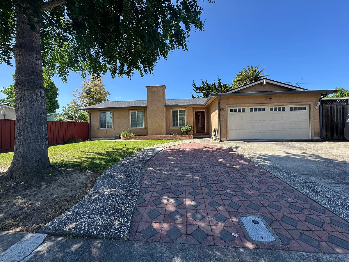 Building Photo - 35043 Hollyhock St