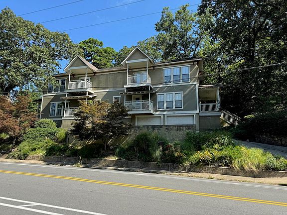 3rd image of 3124 Kavanaugh Blvd #B