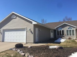 1435 Ridgeview Ln, Little Chute, WI 54140