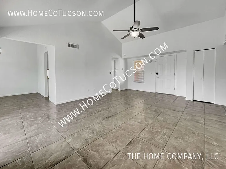 10002 E Stella Rd — Photo 4