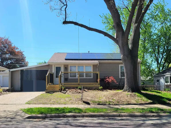1102 Coolidge Ave, Pekin, IL 61554