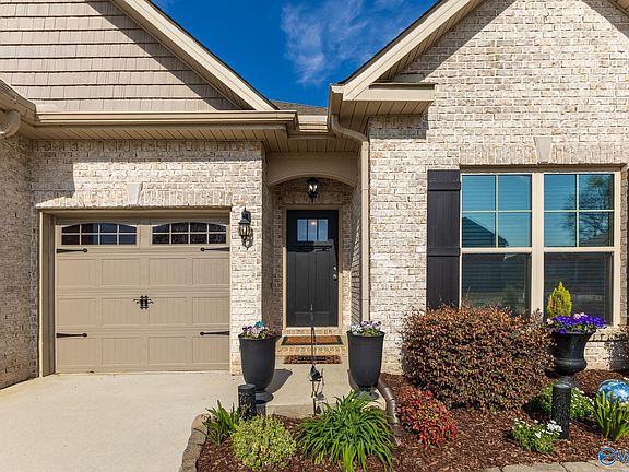 2nd image of 216 Blackwood Dr