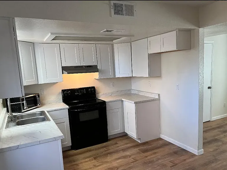 115 E Cottage Ave #D — Photo 5