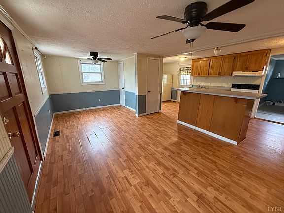 4th image of 1120 Player Rd