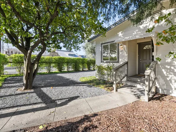 205 Haydon Street, Healdsburg, CA 95448