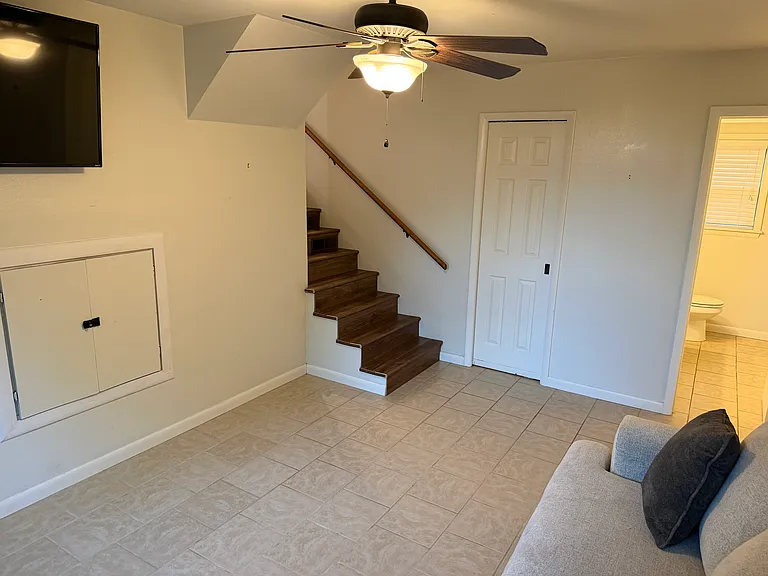 1230 N Lewis Ave — Photo 22