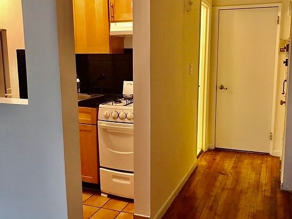 5th image of 244 W 103rd St #7B