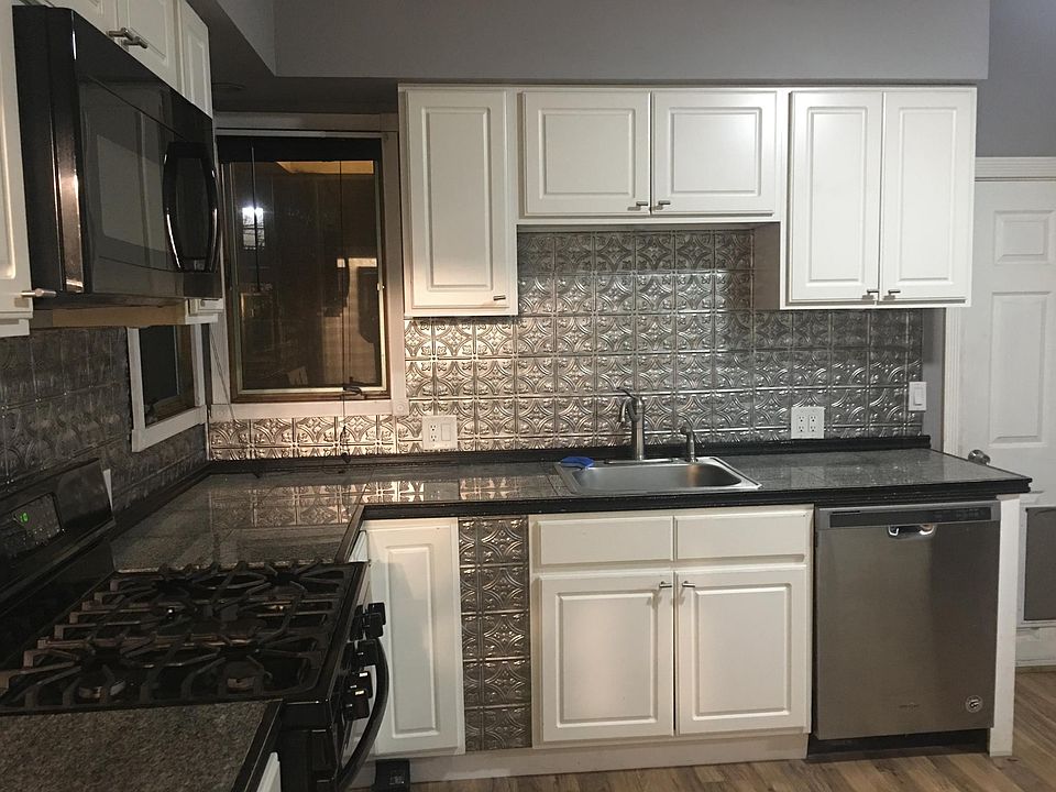 1st image of 19 Pallas St Floor 1