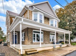 16 E Carpenter Ave, Myerstown, PA 17067