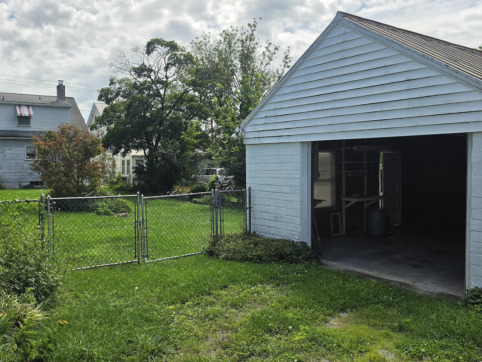 3 bed, 1.5 bath, 1200 sqft, $1,950 — Photo 4