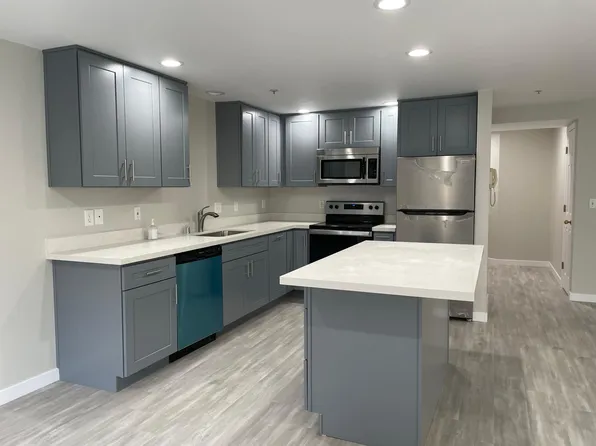 3019 NE 130th St APT 303, Seattle, WA 98125