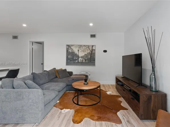 3242 Mary St APT S311, Miami, FL 33133