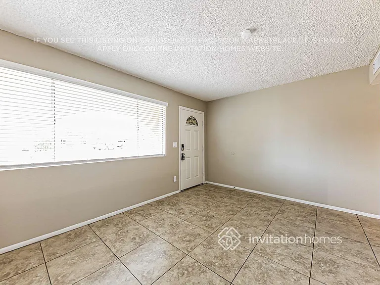 4424 W Caron St — Photo 3
