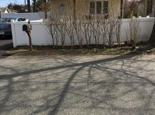 11 Park Way, Edison, NJ 08817