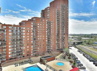 132 Harmon Cv, Secaucus, NJ 07094