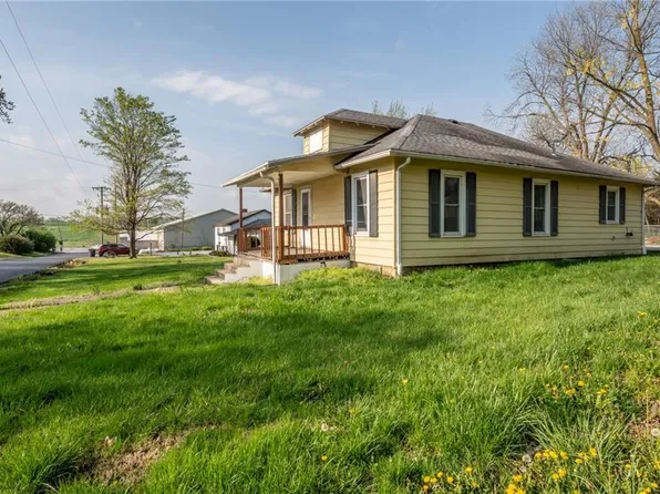 120 N Garrison Ave, Ferrelview, MO 64163