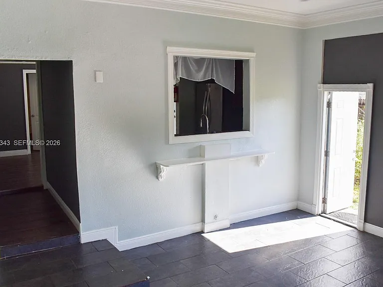 2218 N Harding St — Photo 95