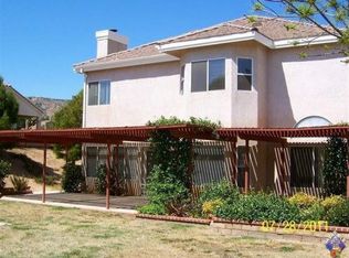 42318 Round Hill Dr, Lancaster, CA 93536