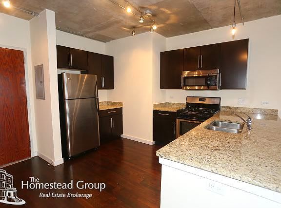 2nd image of 1610 W Fullerton Ave #408AA