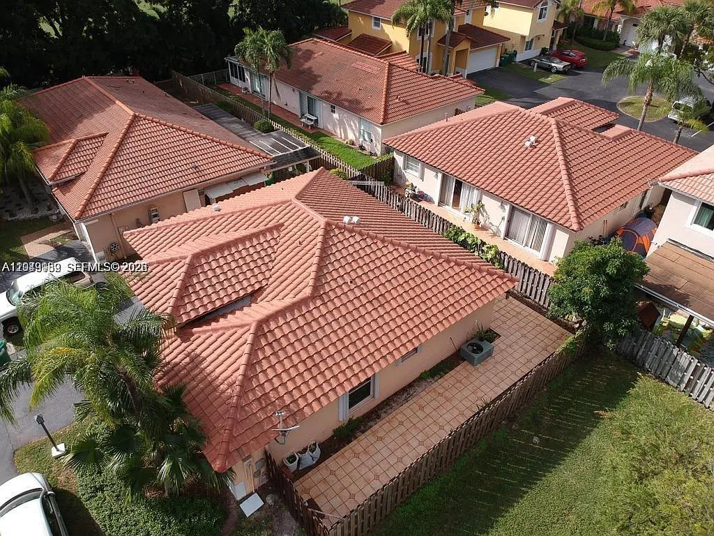 Patio Homes Of Doral Pine — Photo 4